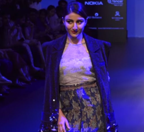 Lakme Fashion Week Finale: Bollywood Stars Mesmerise the Fashion Lovers with their Strut