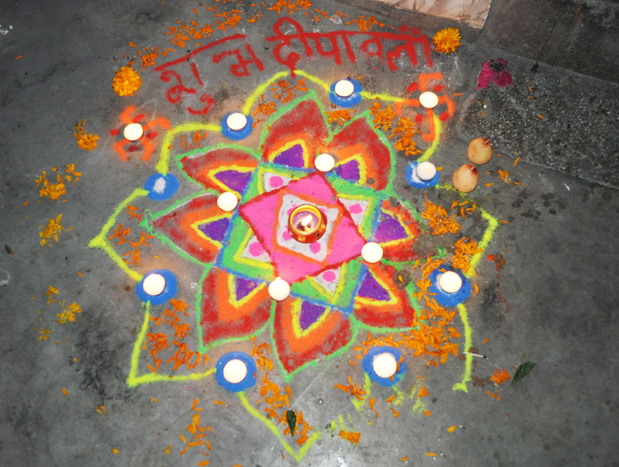 Diwali Puja Muhurat 2019 - the auspicious muhurat for Diwali Puja is between 6:42 pm and 8:14 pm